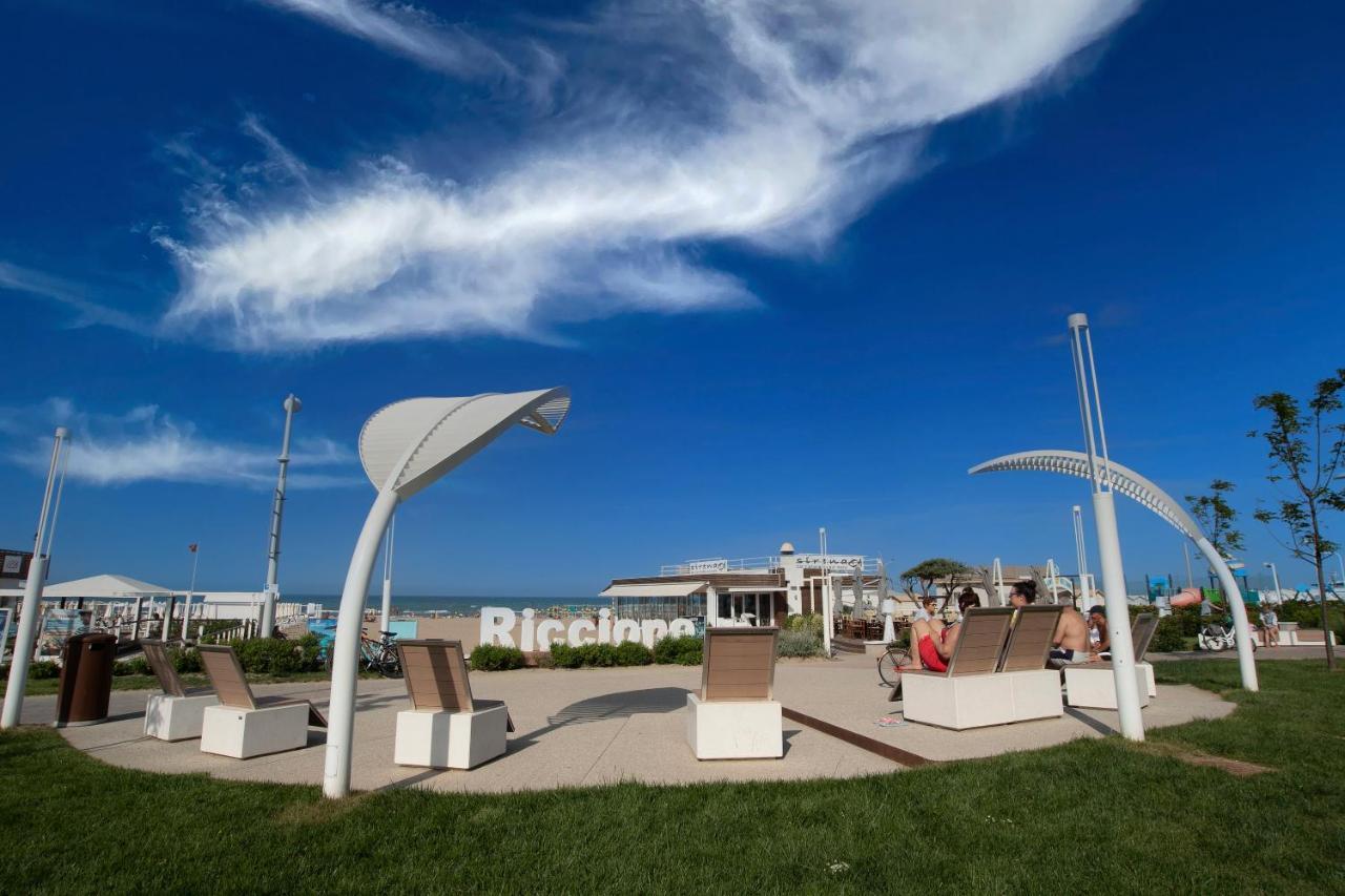 Trilocale Luna Riccione Luaran gambar